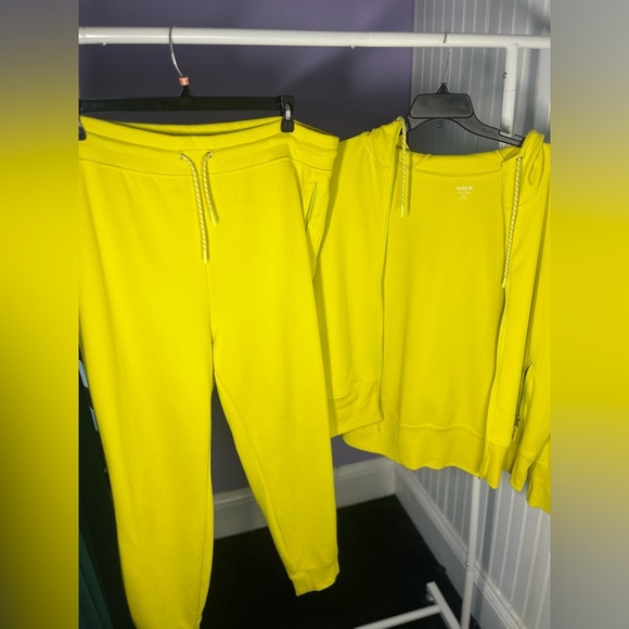 Old Navy Yellow Jumpsuit - Picture 6 of 6